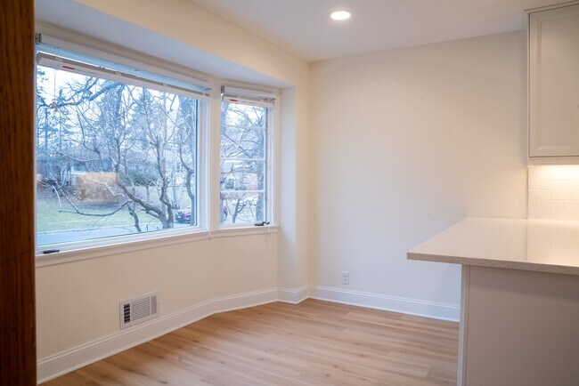 Building Photo - 3938 W 49th St