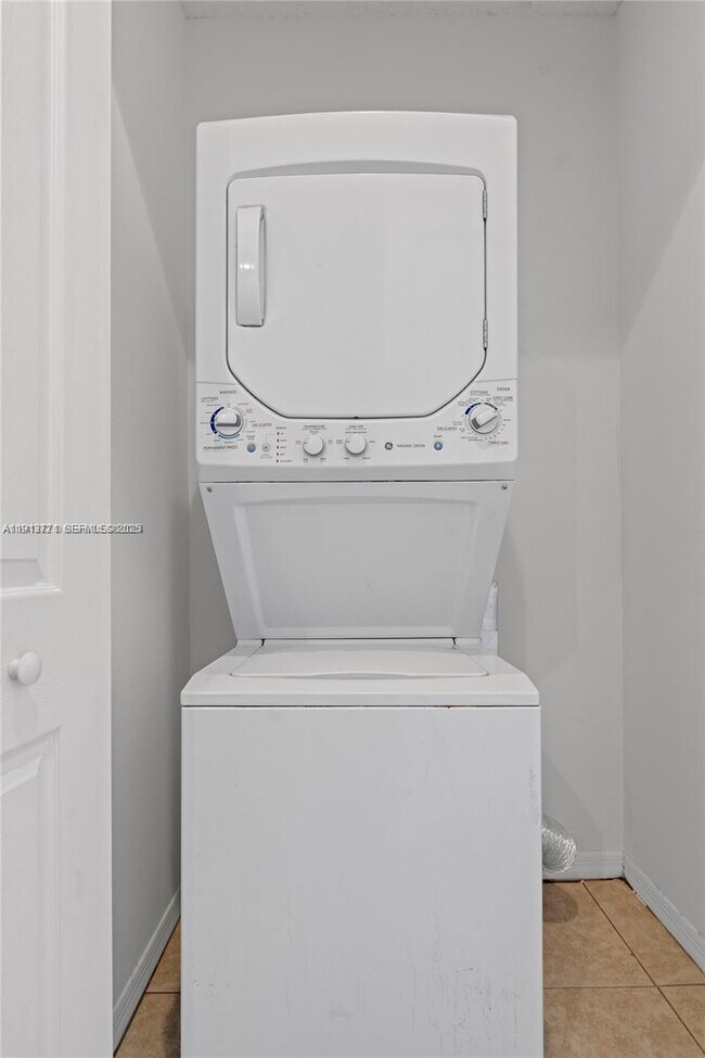 Building Photo - 2258 NE 42nd Ave