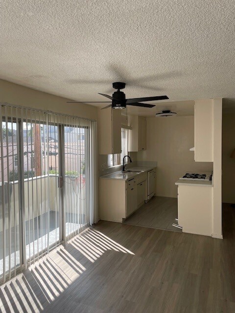 Building Photo - 824 S Wooster St