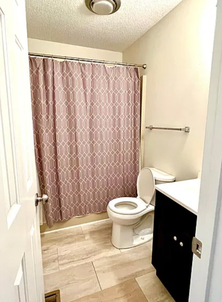 Building Photo - 119 Cedar Forest Trl