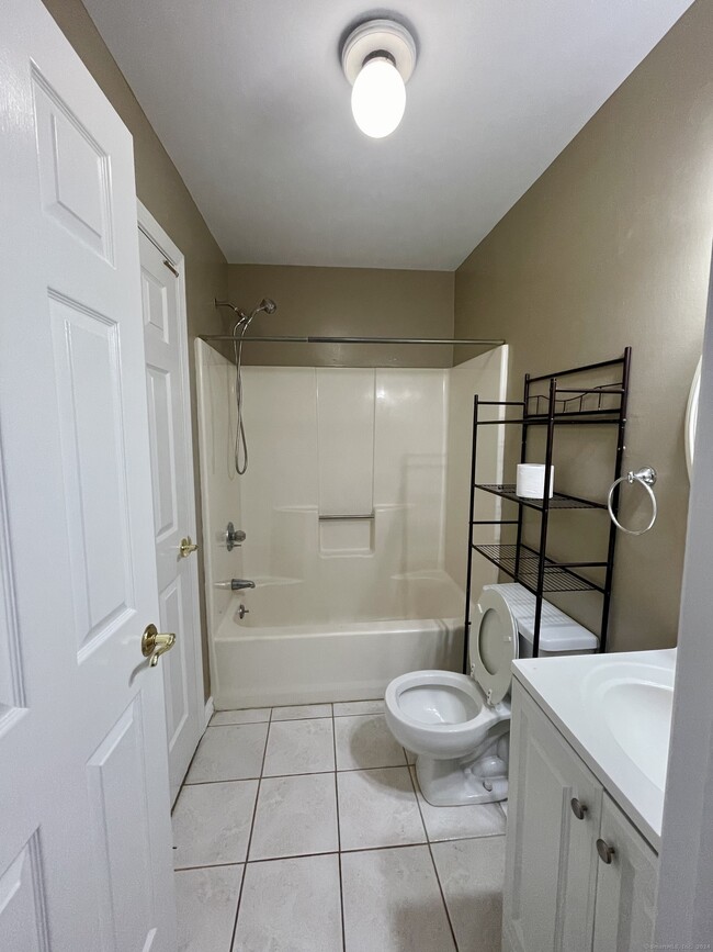 Building Photo - 72 Kingfisher Cir