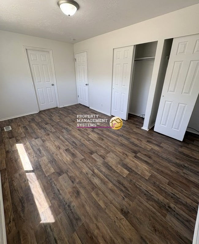 Building Photo - 3 Bedroom Home in Kearns