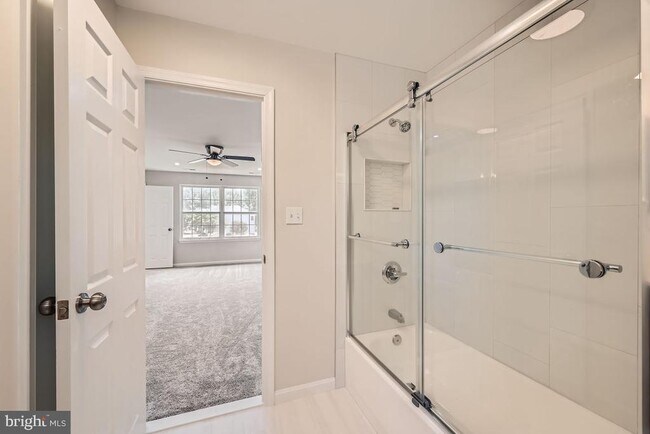 Building Photo - 701 Rosefield Ct