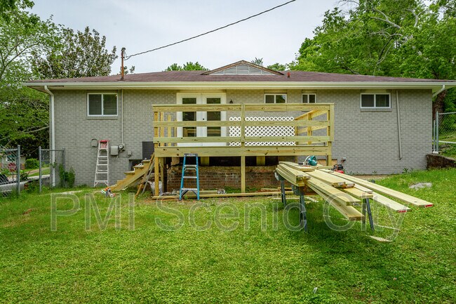 Building Photo - 1375 Orbit Dr