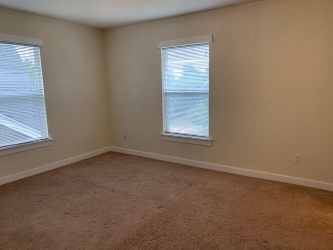 1st bedroom - 1603 S Ainsworth Ave