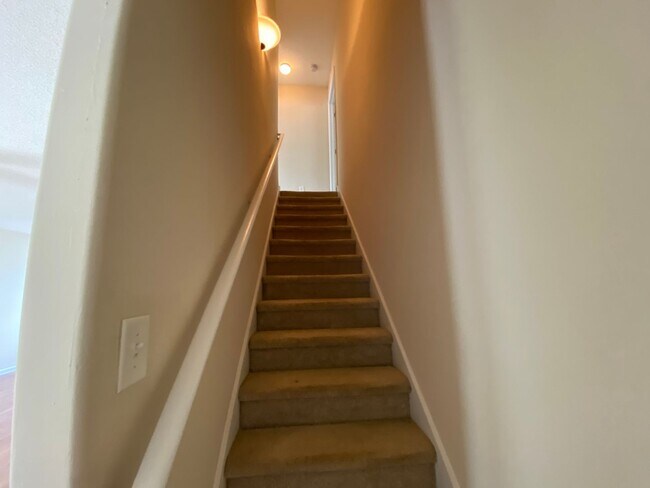 Building Photo - BRIDGEWATER HOME WITH FENCED IN YARD! PRE-LEASING FOR AUGUST 2026!