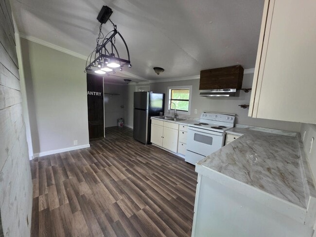 Building Photo - 1577 Corinth Poseyville Rd