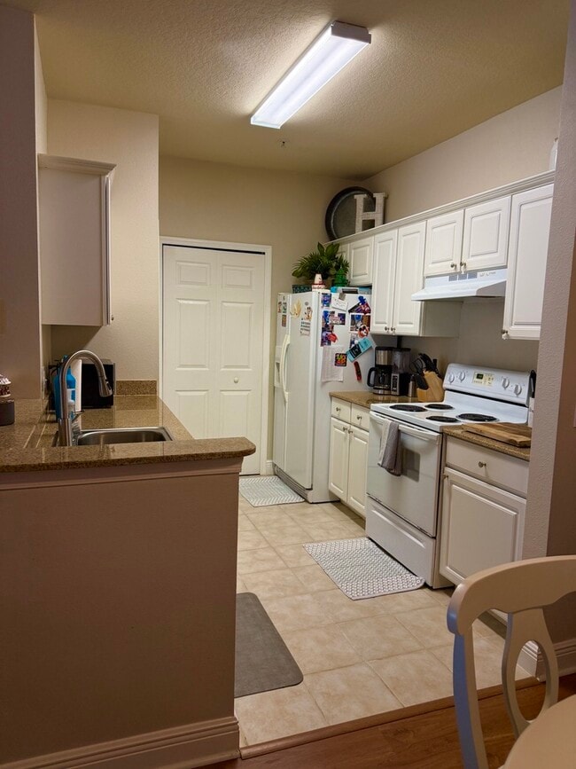 Building Photo - 1300 Eastern Pecan Pl