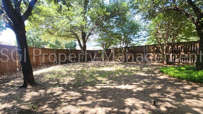 Building Photo - 329 Parkhurst Ln