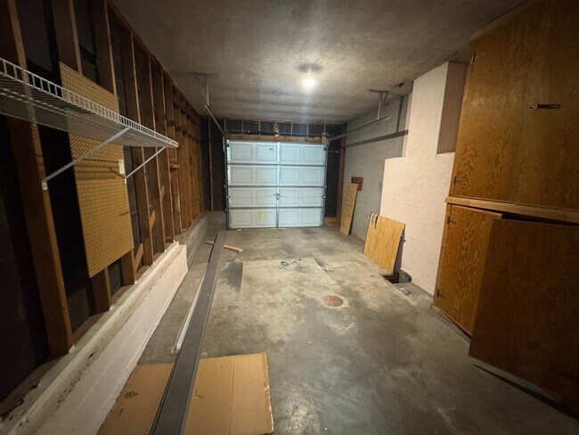 Building Photo - Stunning Nob Hill Bungalow!