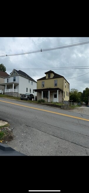 Building Photo - 604 7th St