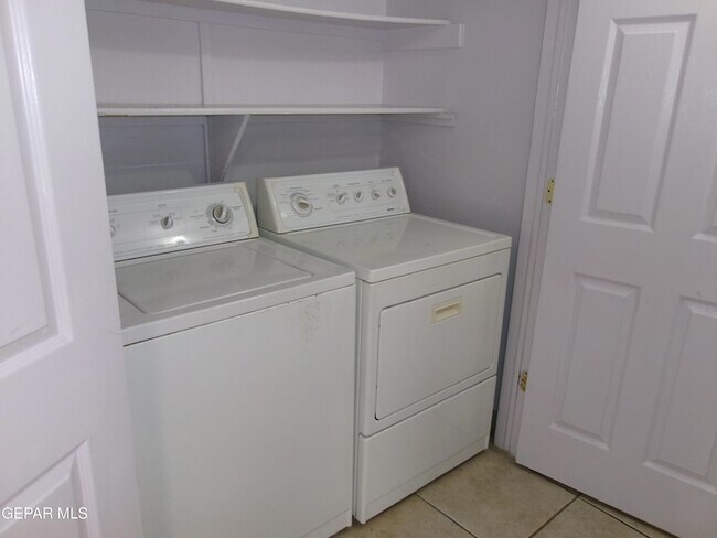 Building Photo - 303 McClintock Dr