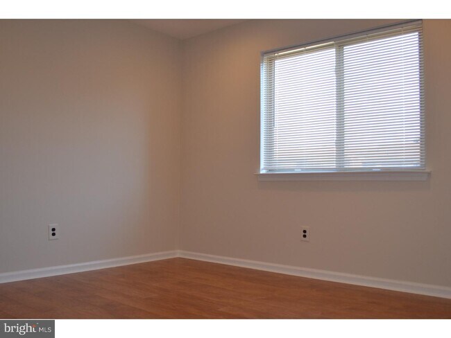Building Photo - 103 Mandon Ct