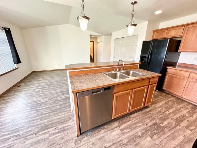 Building Photo - Charming 4-Bedroom Home with Large Fenced Yard and Modern Updates in Ellensburg