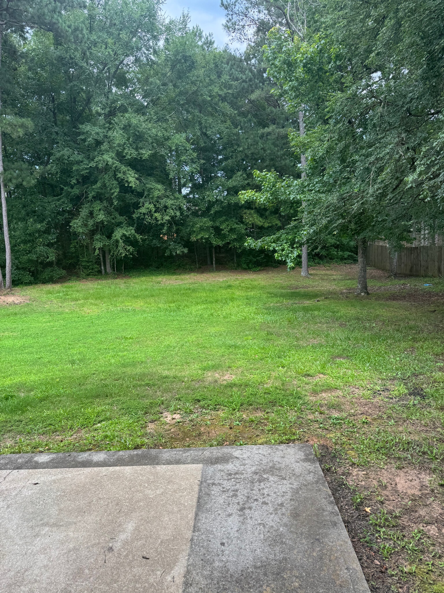 Building Photo - Room in House on Tara Bend