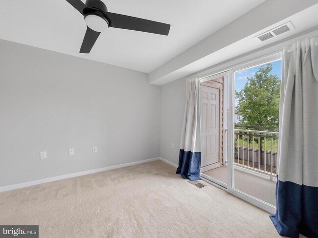 Building Photo - 6055 Wicker Ln