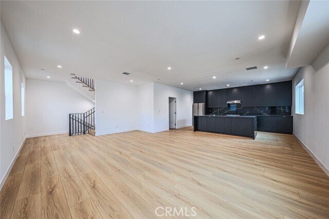 Building Photo - 1527 S Carmelina Ave