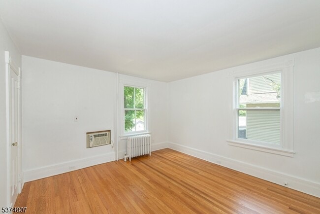Building Photo - 92 Watchung Ave