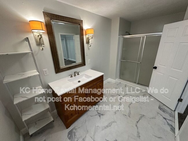 Building Photo - 5016 Norwood Ave