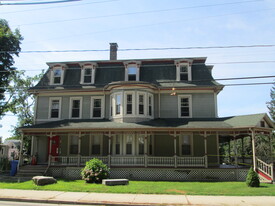 Building Photo - 324 Valley St