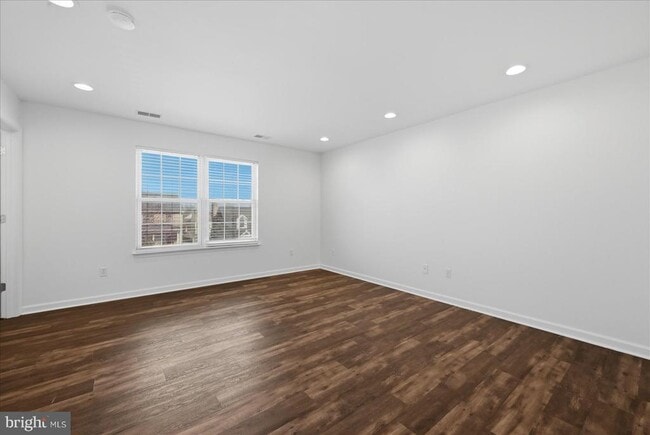 Building Photo - 1975 Cidermill Ln