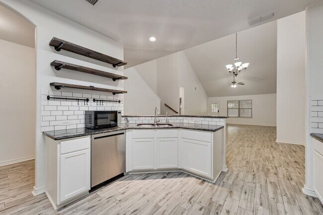 Building Photo - Spacious 5-Bedroom Home with Game Room & Amazing Backyard in Paloma Creek