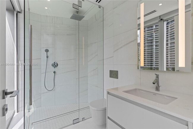 Building Photo - 300 Biscayne Blvd Way