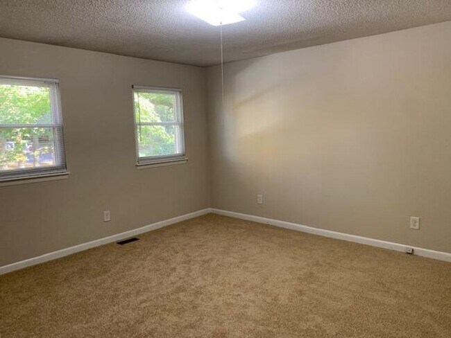 Building Photo - 1200A Falls Church Rd., Raleigh - Bev Roberts Rentals & Property Management