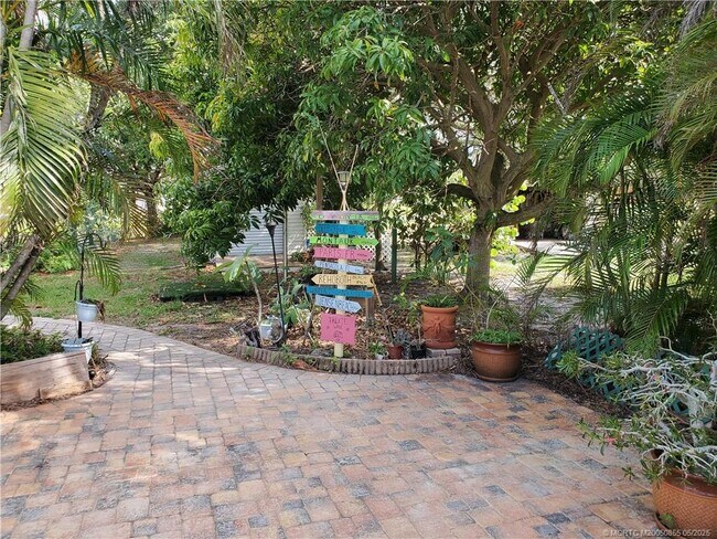 Building Photo - 2509 SE Lyman Cir