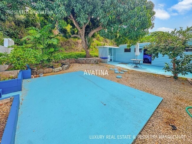 Building Photo - 1223 Manulani St