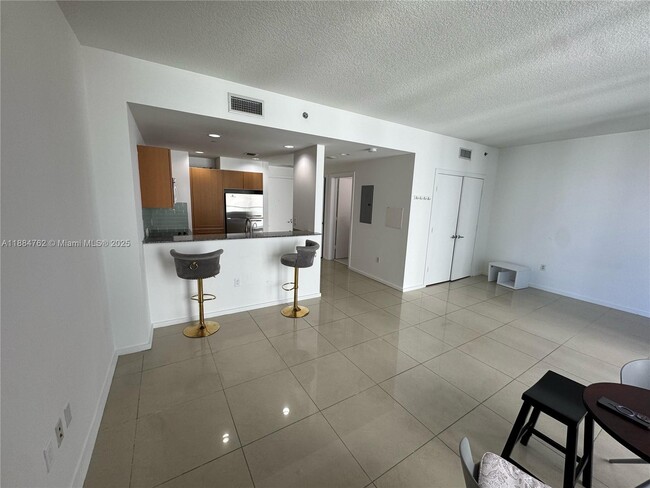 Building Photo - 1050 Brickell Ave