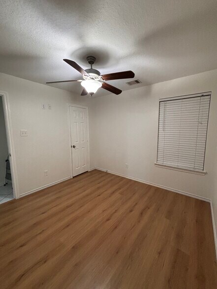 Building Photo - 9006 Wildbird Ln