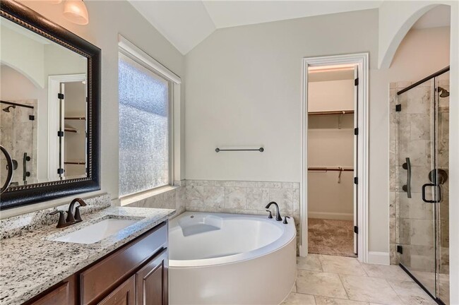 Building Photo - 208 Maxwell Way