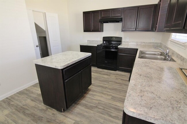 Building Photo - 6259 Brenwood Cir