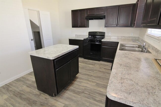 Building Photo - 6274 Brenwood Cir