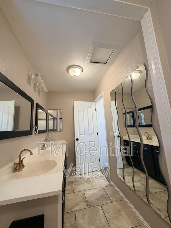 Building Photo - 108 Hornfels Ave