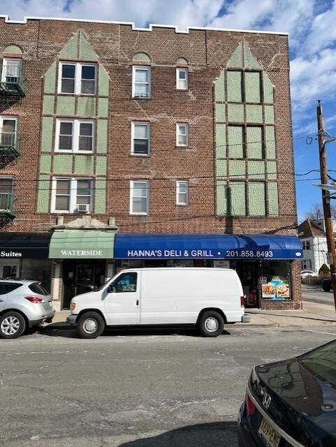 Building Photo - 27 W 1st St