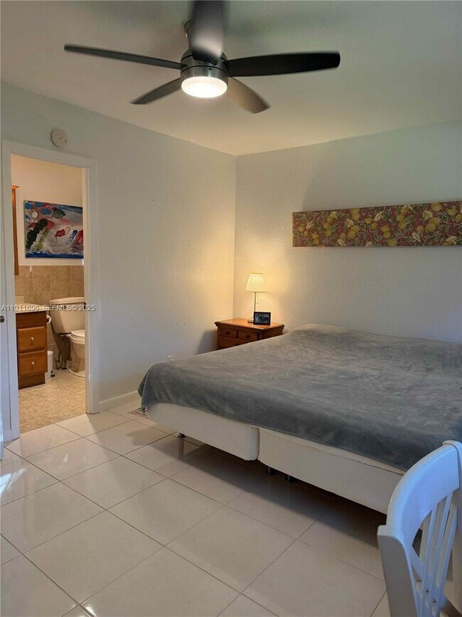 Building Photo - 5141 W Oakland Park Blvd