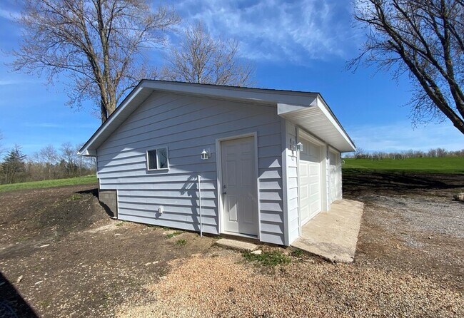 Building Photo - 5454 Pagenkopf Rd