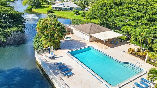 Building Photo - 13760 Sand Crane Dr