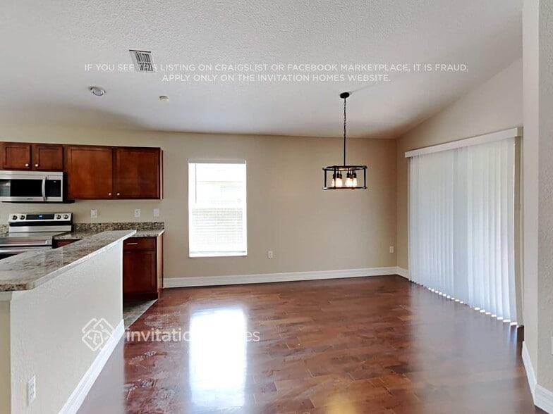 Building Photo - 2728 Oak Hammock Loop