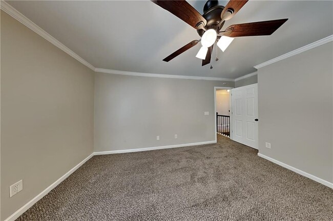 Building Photo - 158 Oak Grove Pl