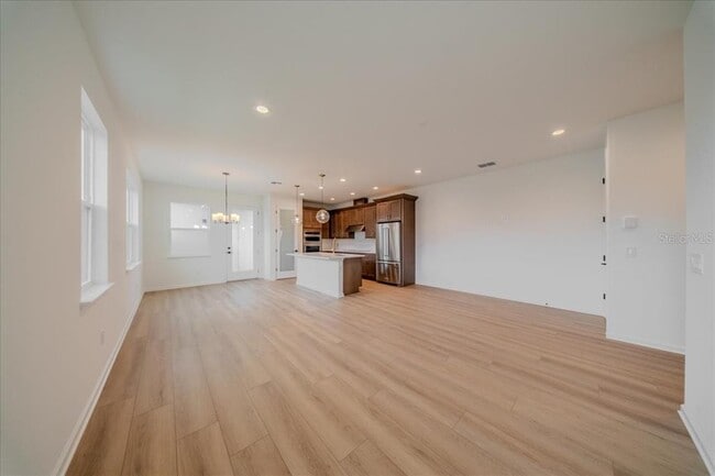 Building Photo - 1895 Pinecliff Dr