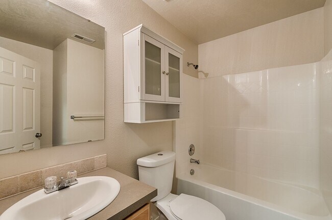 Building Photo - 1052 N Star Bright Ln