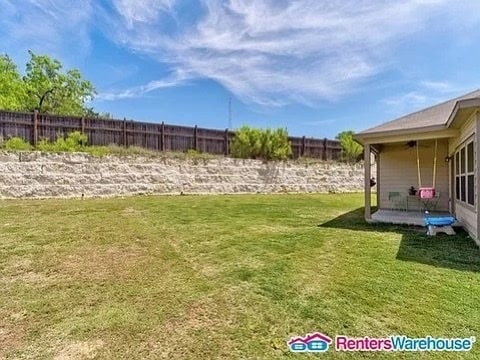 Building Photo - Epic Knoll