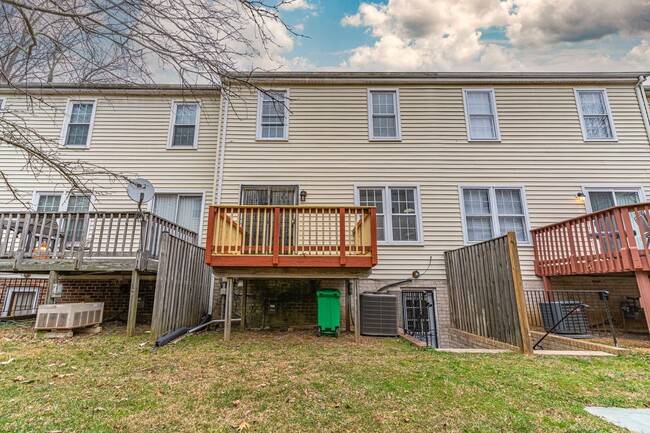Building Photo - Charming 3 Bedroom Home in Prime Clinton L...