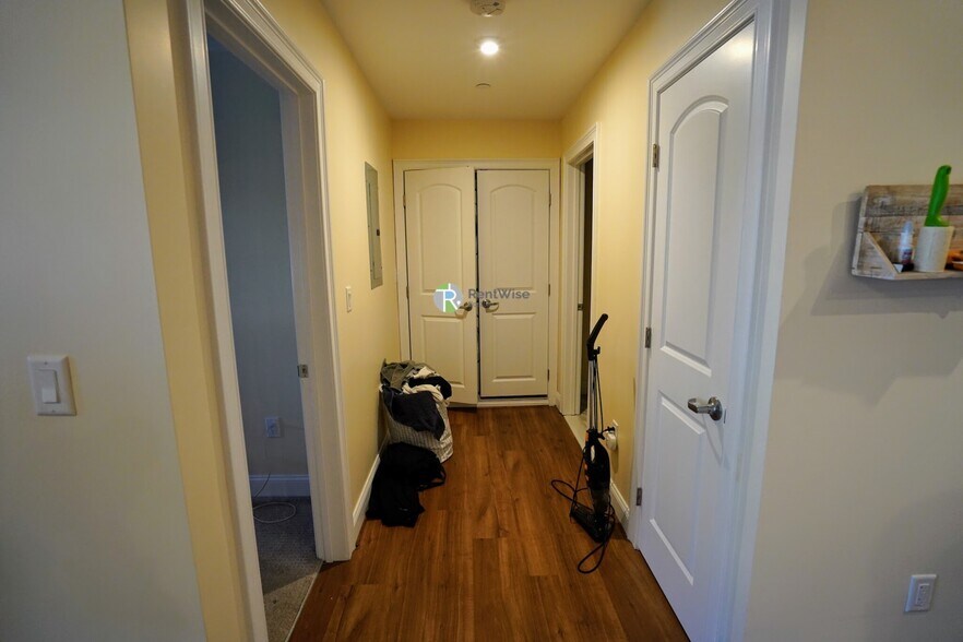 Building Photo - 315 Broadway