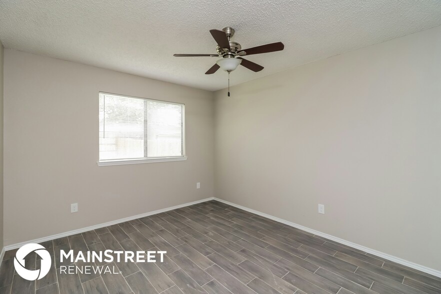 Building Photo - 1516 Lincolnshire Way