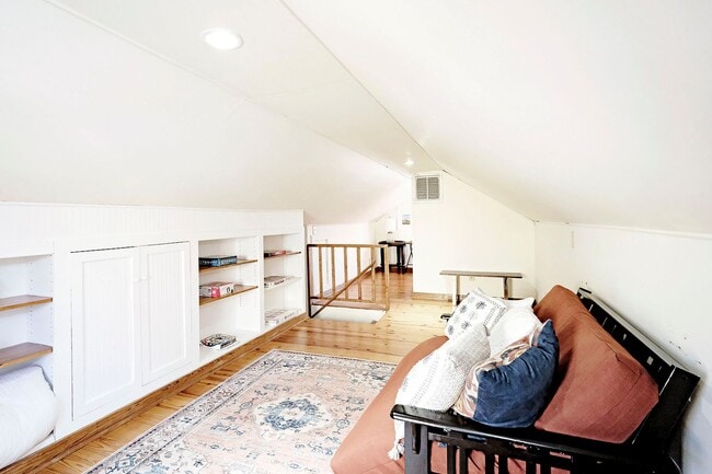 Building Photo - Charming City Cottage With Fenced Yard