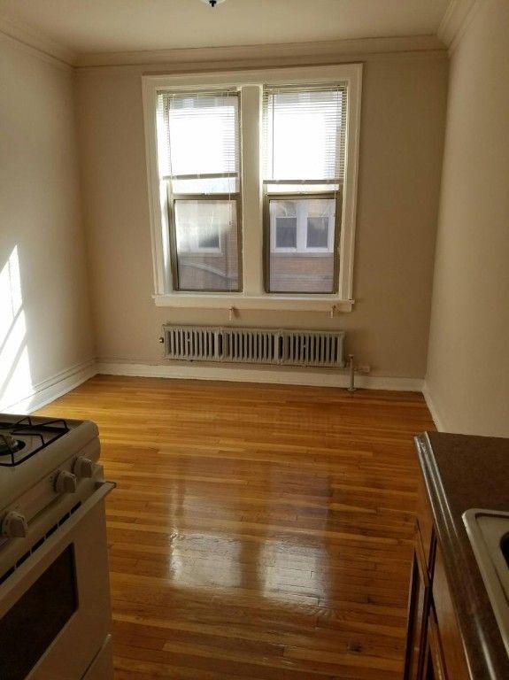 Building Photo - 1361 W Estes Ave